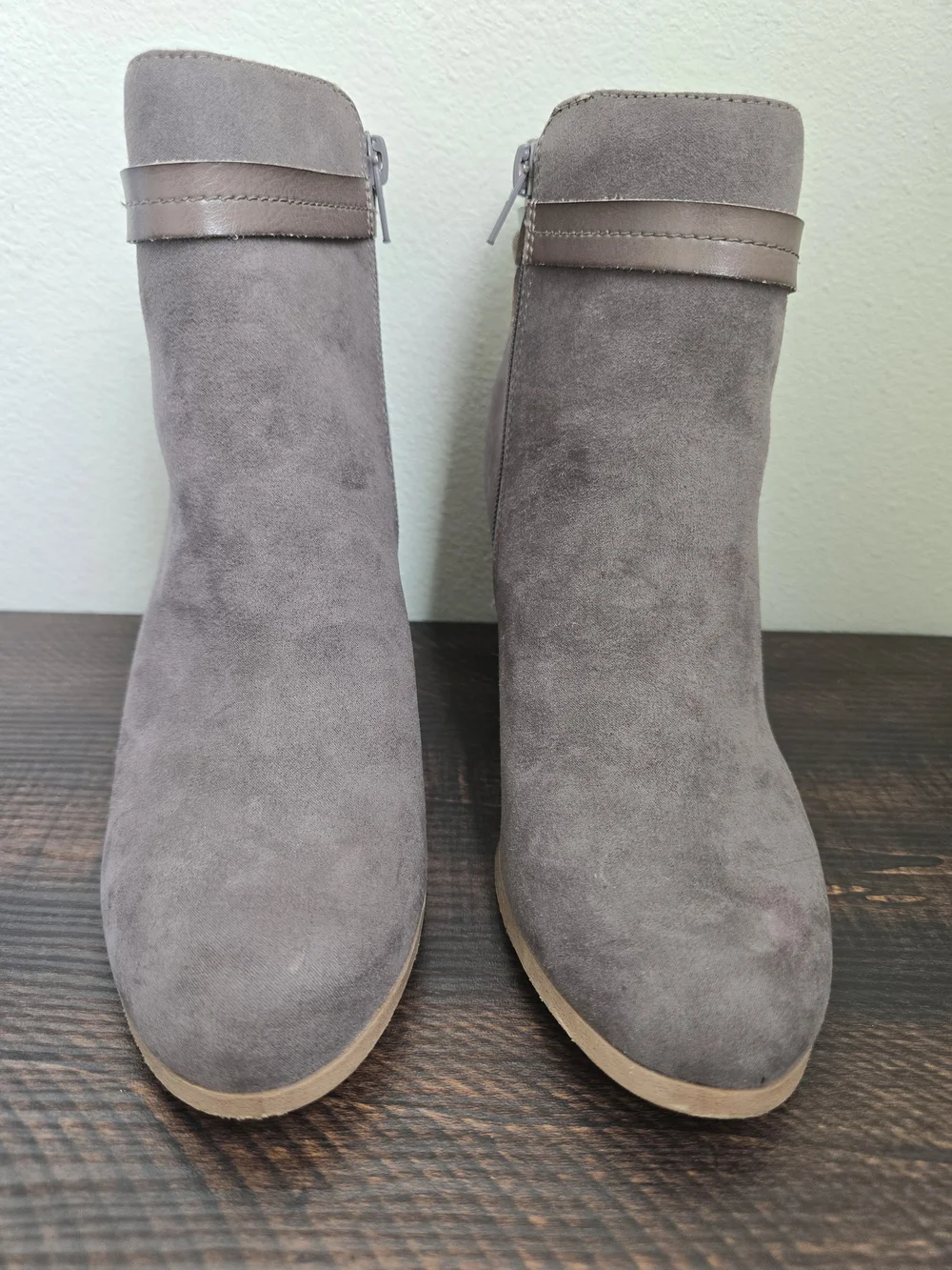 Madden Girl Demoli Gray Faux Suede Block Heel Buckle Ankle Booties Size 8